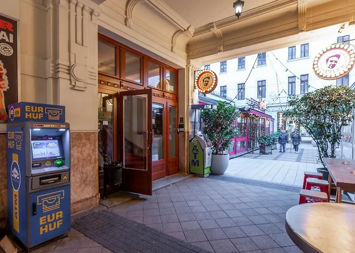 Explore Budapest From A Luxurious Cozy Apartment