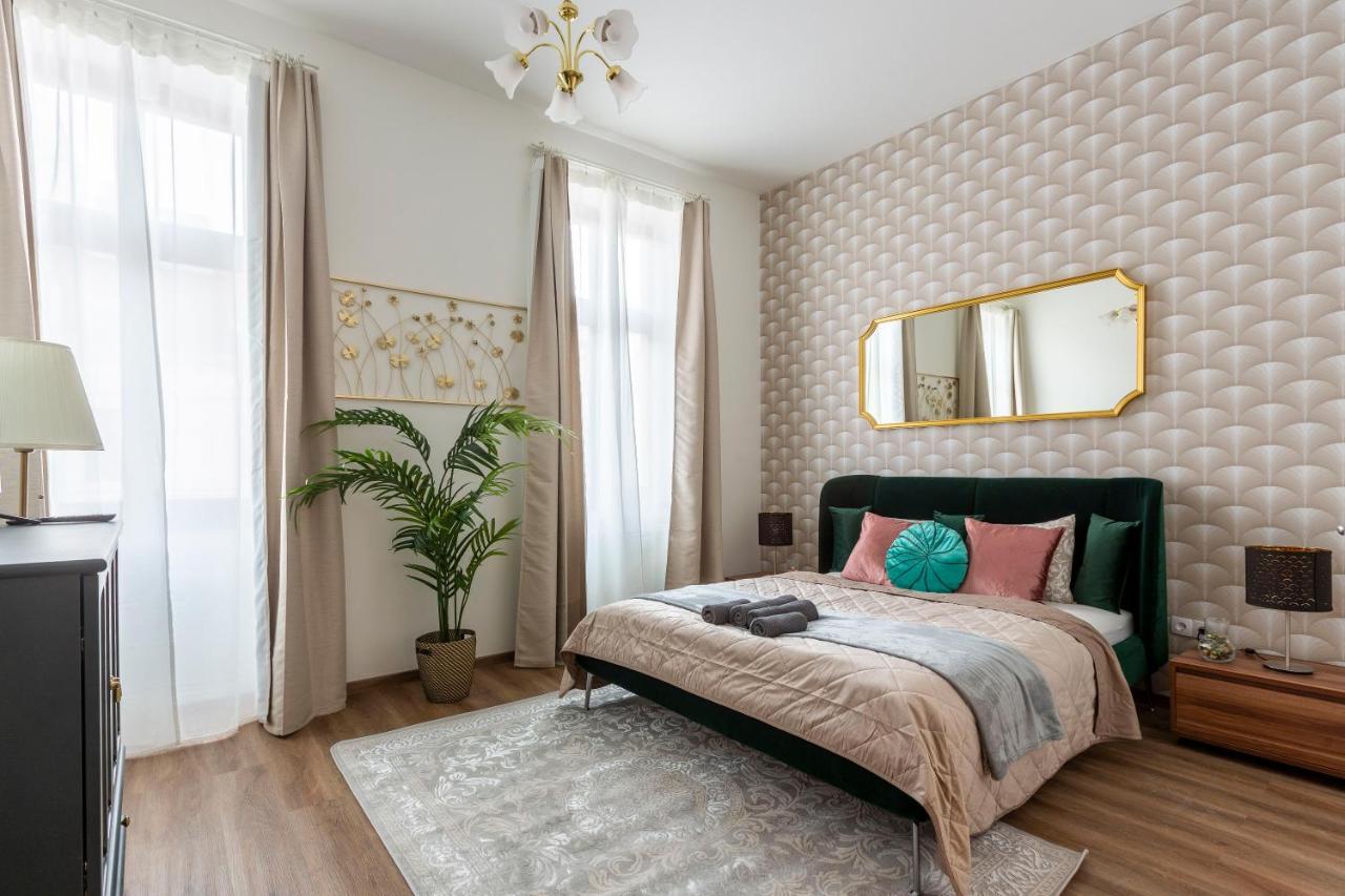 Explore From A Luxurious Cozy דירה בודפשט