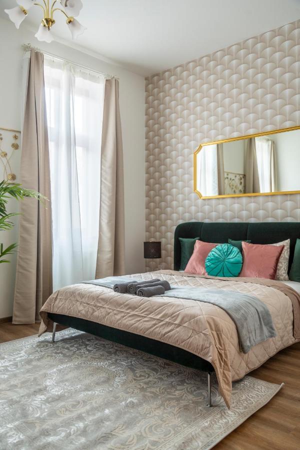 Explore From A Luxurious Cozy דירה