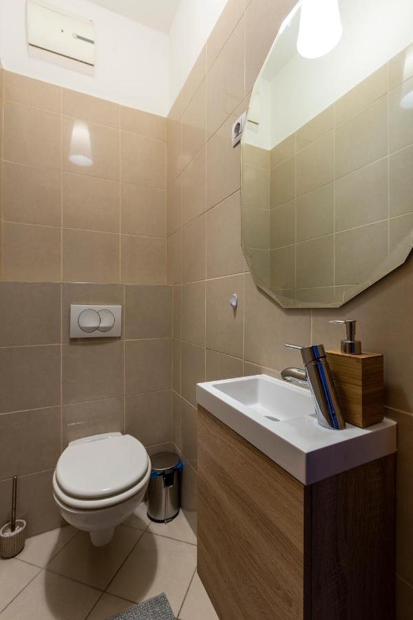 Explore From A Luxurious Cozy בודפשט