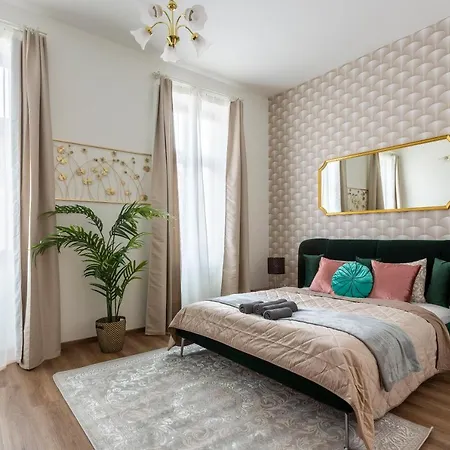 Explore Budapest From A Luxurious Cozy Apartment מראה חיצוני תמונה