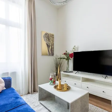 Explore Budapest From A Luxurious Cozy Apartment מראה חיצוני תמונה