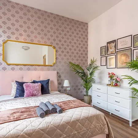 Explore Budapest From A Luxurious Cozy Apartment מראה חיצוני תמונה