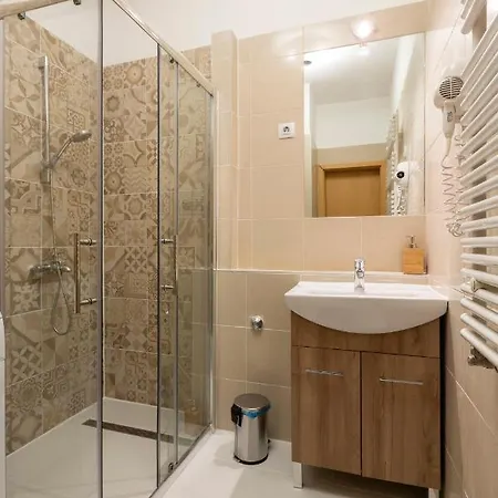 Explore Budapest From A Luxurious Cozy Apartment מראה חיצוני תמונה