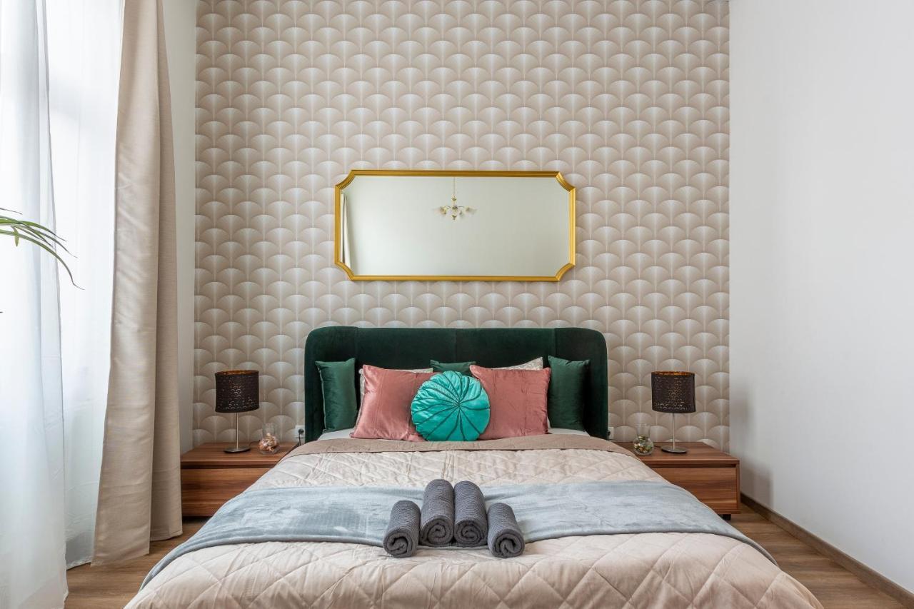 Apartment Explore From A Luxurious Cozy