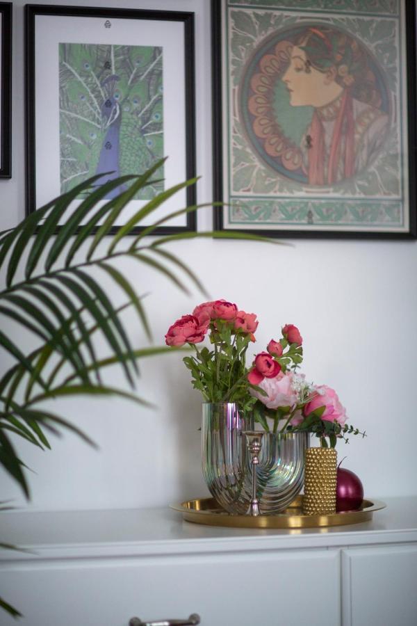 Apartment Explore From A Luxurious Cozy